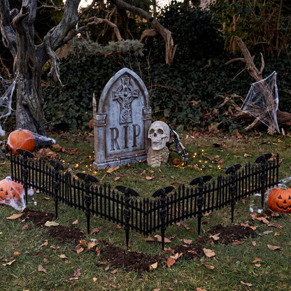Sintuff 6 Pack Halloween Garden Fence Decoration, 18.5" x 12" Spooky Bat and Skull Decorative Plastic Fence Panel, Gothic Outdoor Yard Prop for Graveyard Scene Path Borders Haunted House Party Decor