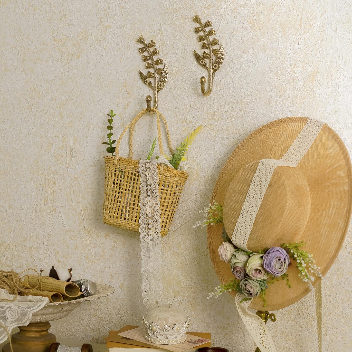 SOFFEE DESIGN 2PCS Golden Bellflower Hooks, Spring Blossom Robe Holders, Floral Bathroom Accessories with Curved Stem
