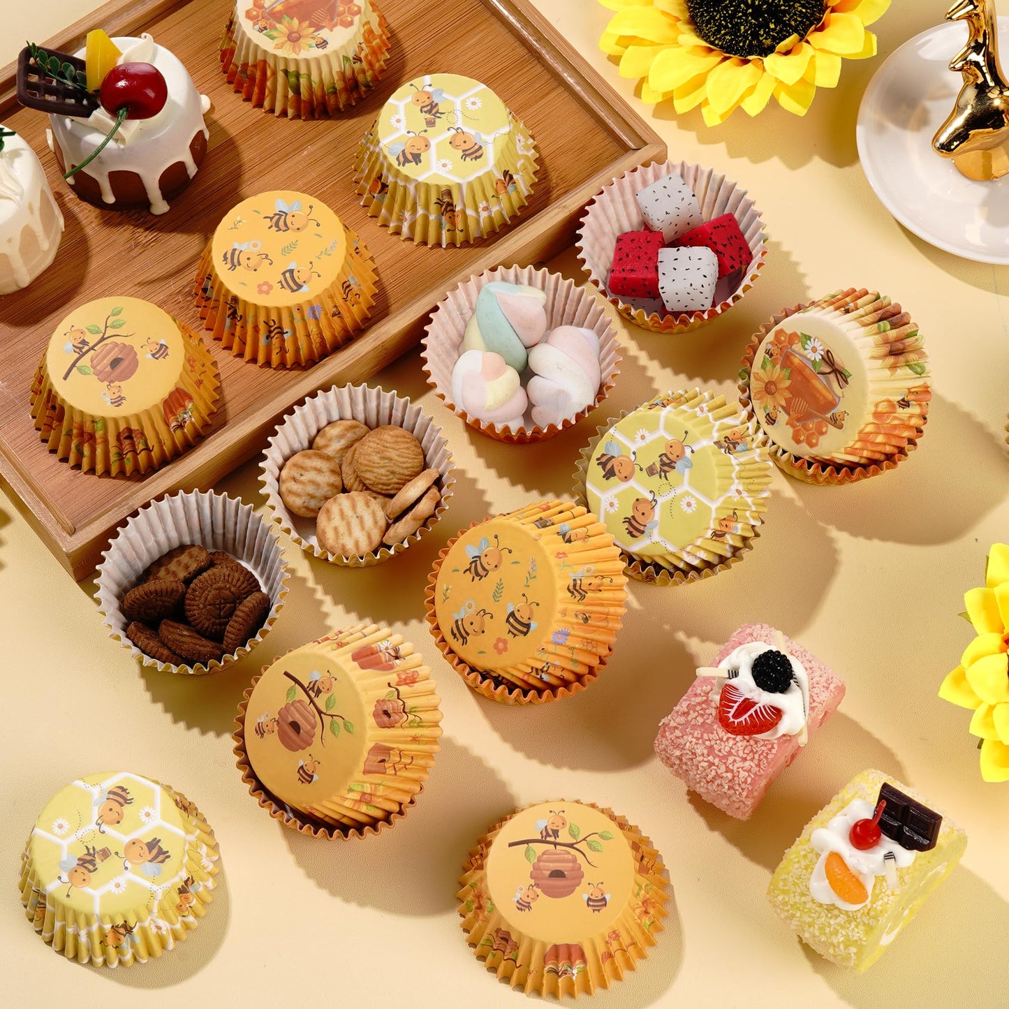 Glavatrix Bee Cupcake Liners, 200PCS Honey Bee Paper Baking Cups Yellow Muffin Cupcake Wrappers for Happy Bee Day Baby Shower Gender Reveal Spring Summer Garden Birthday Party Cake Dessert Decorations
