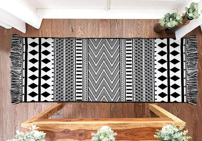 IOHOUZE Kitchen Hallway Runner Rug -2'x6' Boho Black White Entryway Runner Rugs for Halloween Decor/Fall Decor, Woven Indoor Outdoor Carpet Rugs, Washable Rag Rug for Bedroom/Bathroom/Laundry Room