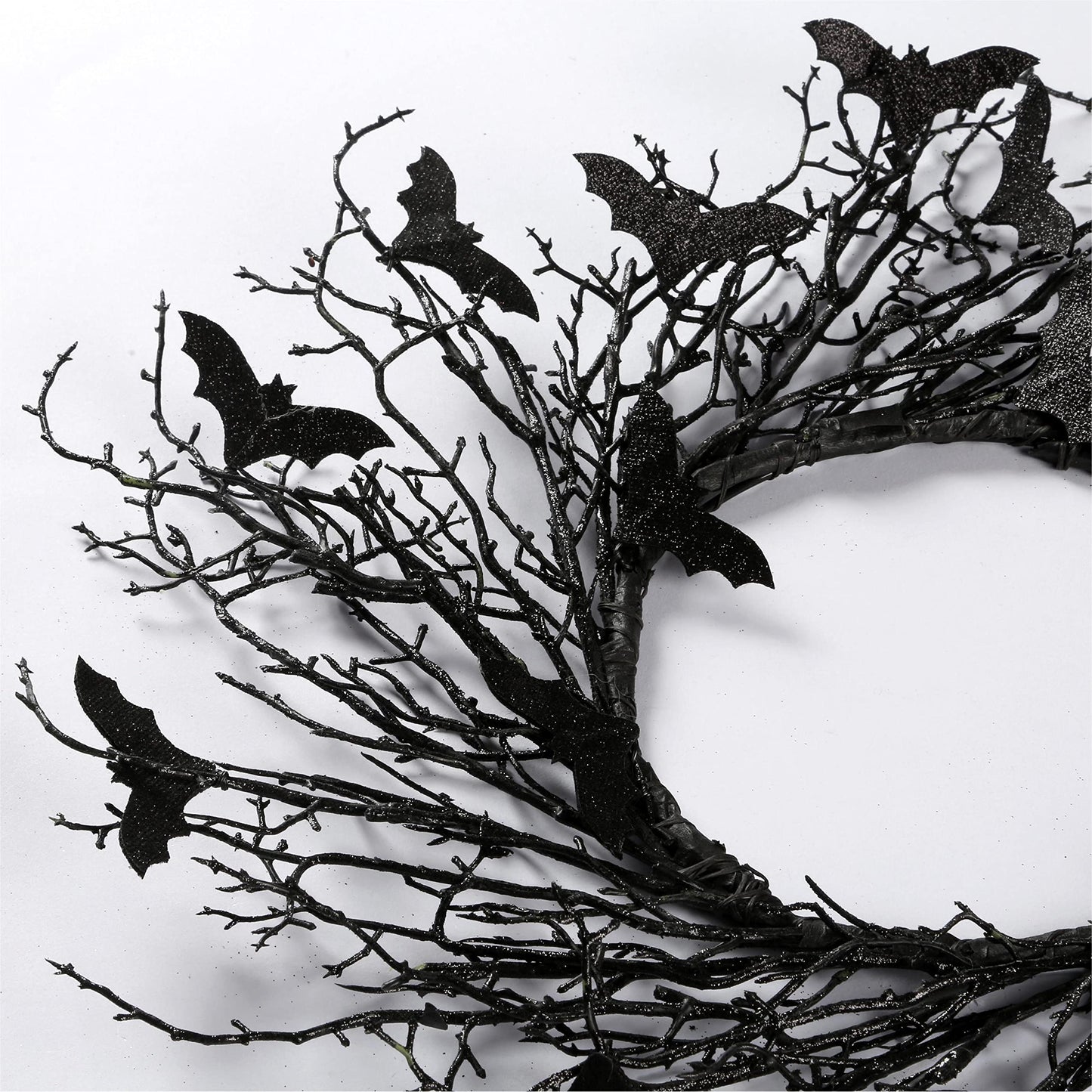 Sggvecsy 17.7"Artificial Black Twig Wreath with Glitter Bats - Handmade Sparkling Hanging Decorations for Front Door, Indoor/Outdoor Halloween Party