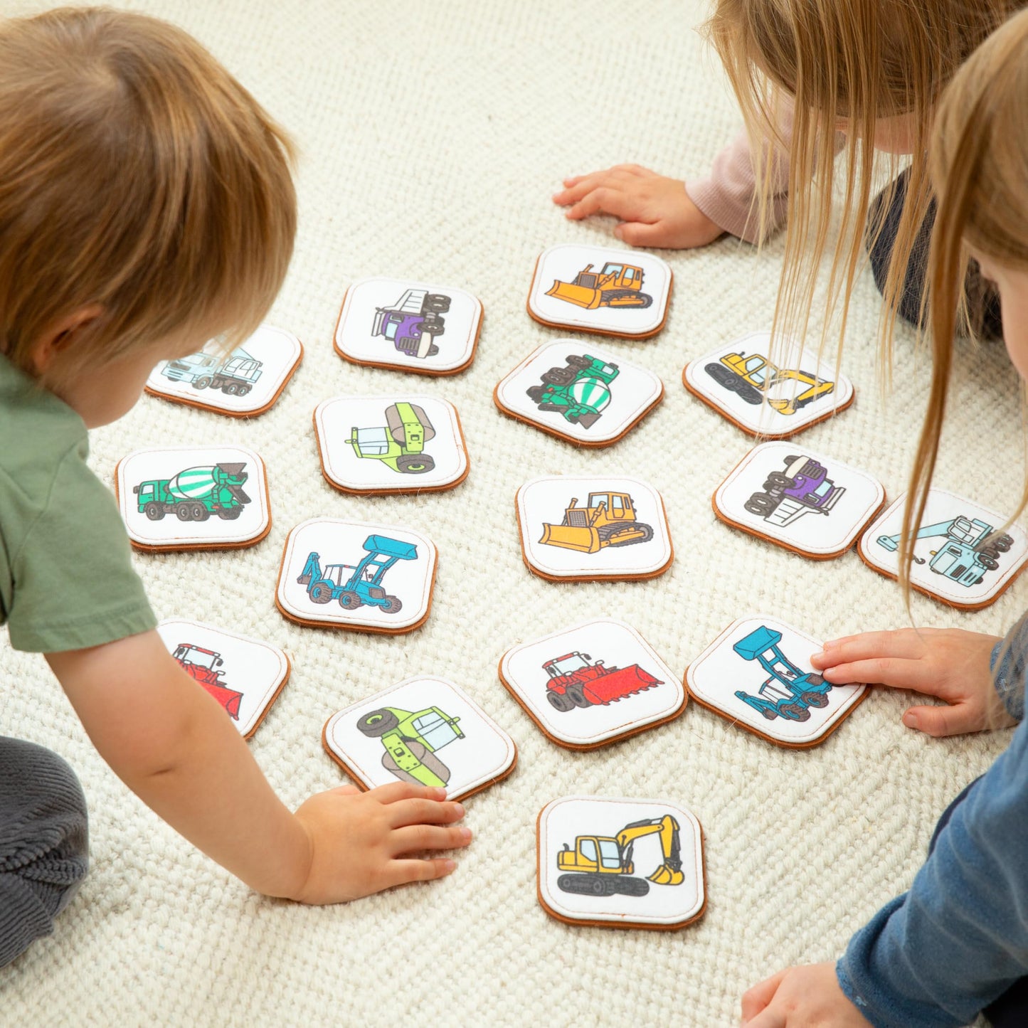 Felt Construction Matching Game for Toddlers – Truck Memory Game & Flash Cards – Soft and Safe for Ages 1+ – Montessori Preschool Learning Activity – Educational Construction Toy for Boys & Girls