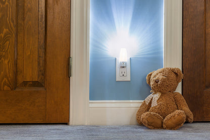 Maxxima MLN-16 LED Plug in Night Light - Features Auto Dusk to Dawn Sensor, 5000K Daylight, 5 Lumens, Ideal for Bedrooms, Bathrooms, and Hallways - 6 Pack