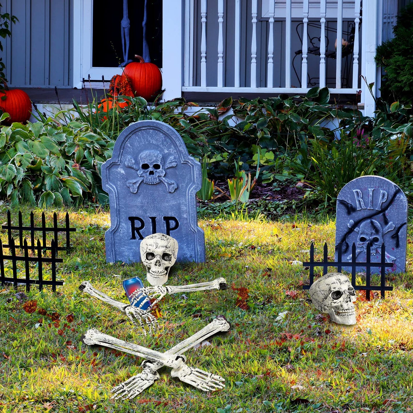 Leyndo 5 Set Realistic Skeleton Coming Out of the Ground Halloween Groundbreaking Stakes Decoration, Moveable Skeleton Skull, Arms, Legs & Feet for Outdoor Yard, Garden, Graveyard Halloween Decor