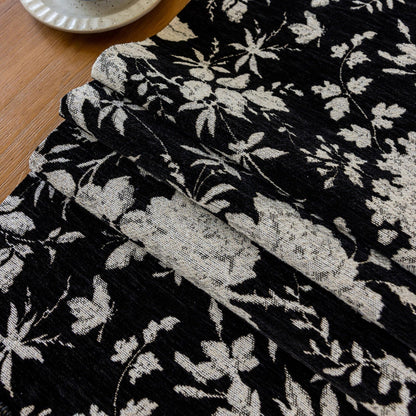 HomeyHo Botanical Dining Table Runner with Tassels Luxury Table Runner for Home Party Decor Jacquard Floral Elegant Halloween Natural Table Runners 13 x 71 Inch Black