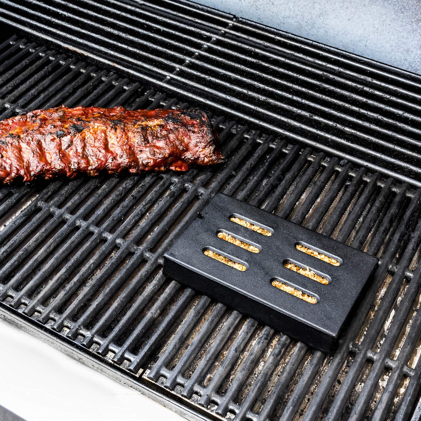 Char-Broil Cast Iron Smoker Box - 4184804P06